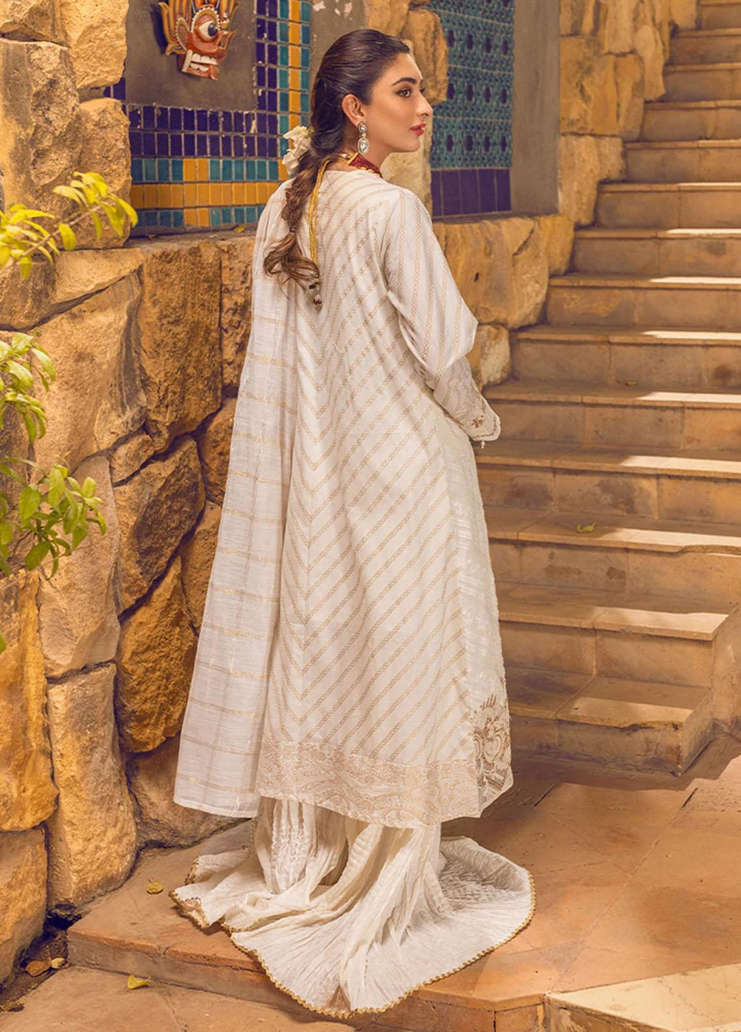 Salitex Embroidered Lawn Suits Unstitched 3 Piece ST22NEK R00001 - Summer Collection