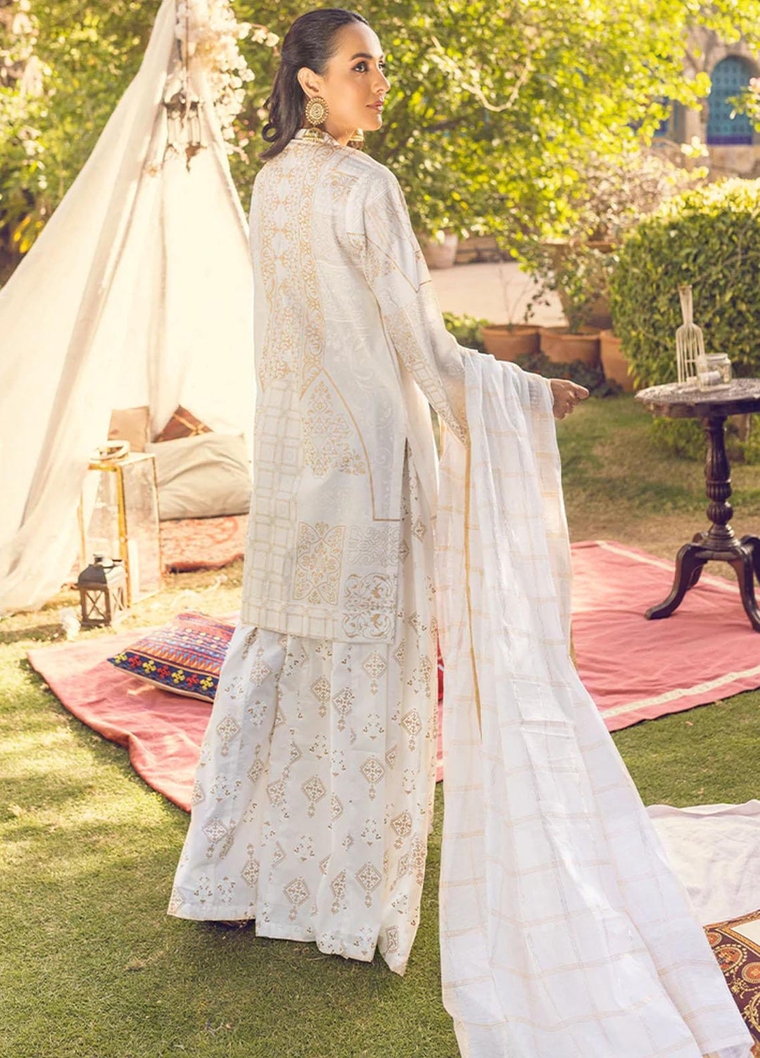 Salitex Embroidered Lawn Suits Unstitched 3 Piece ST22NEK R00003 - Summer Collection