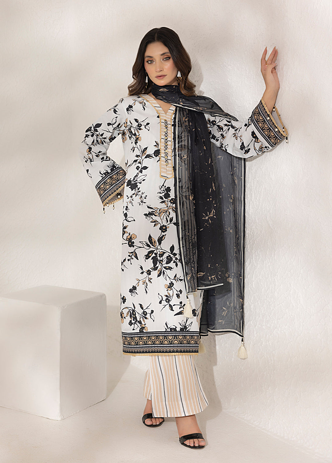 Salitex Printed Lawn Silk Suits Unstitched 3 Piece SUNS7ASI287UT - Summer Collection