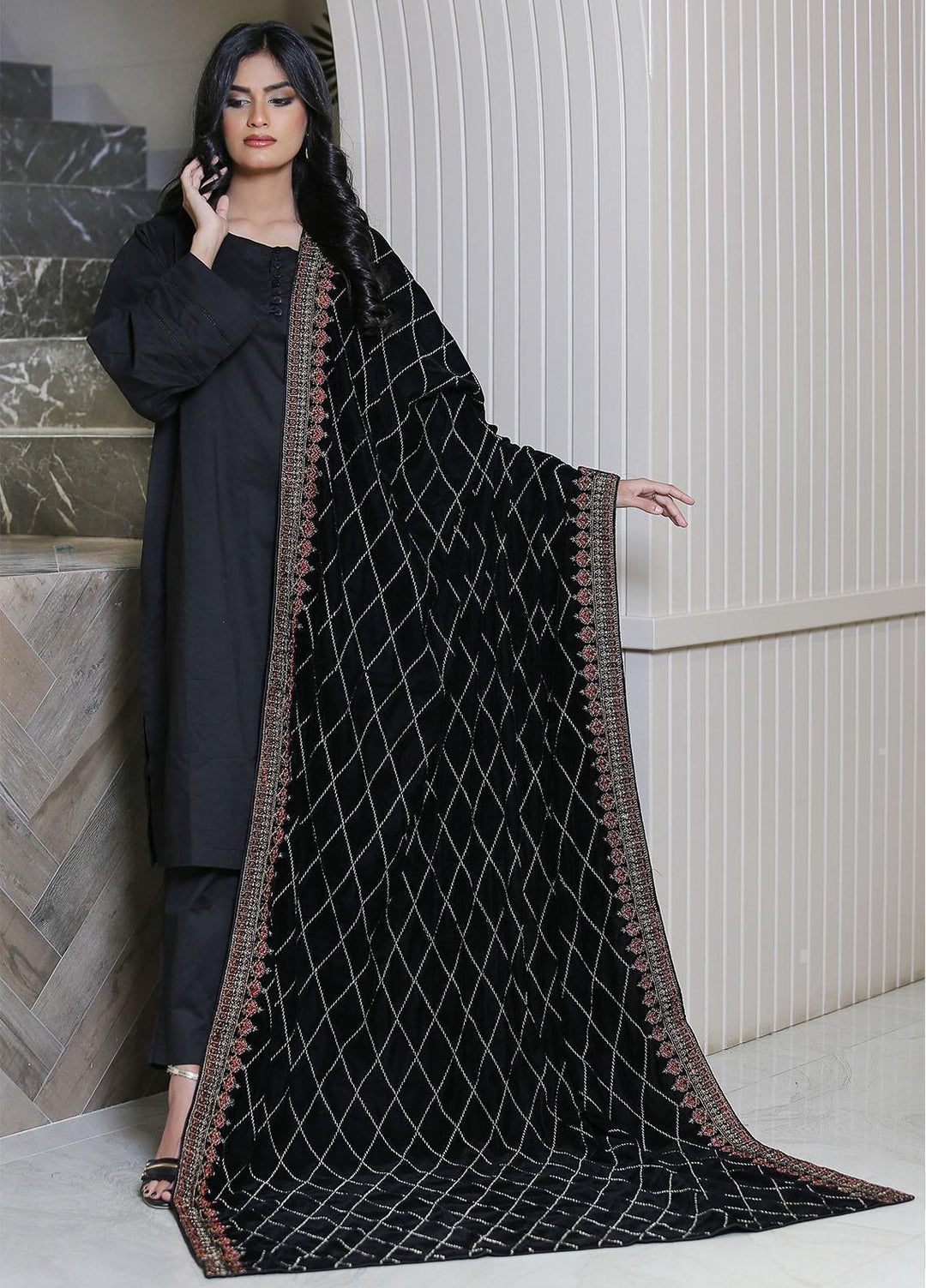 Sanaulla Exclusive Range  Pashmina  KPS 781 D-41 Black - Women Shawls