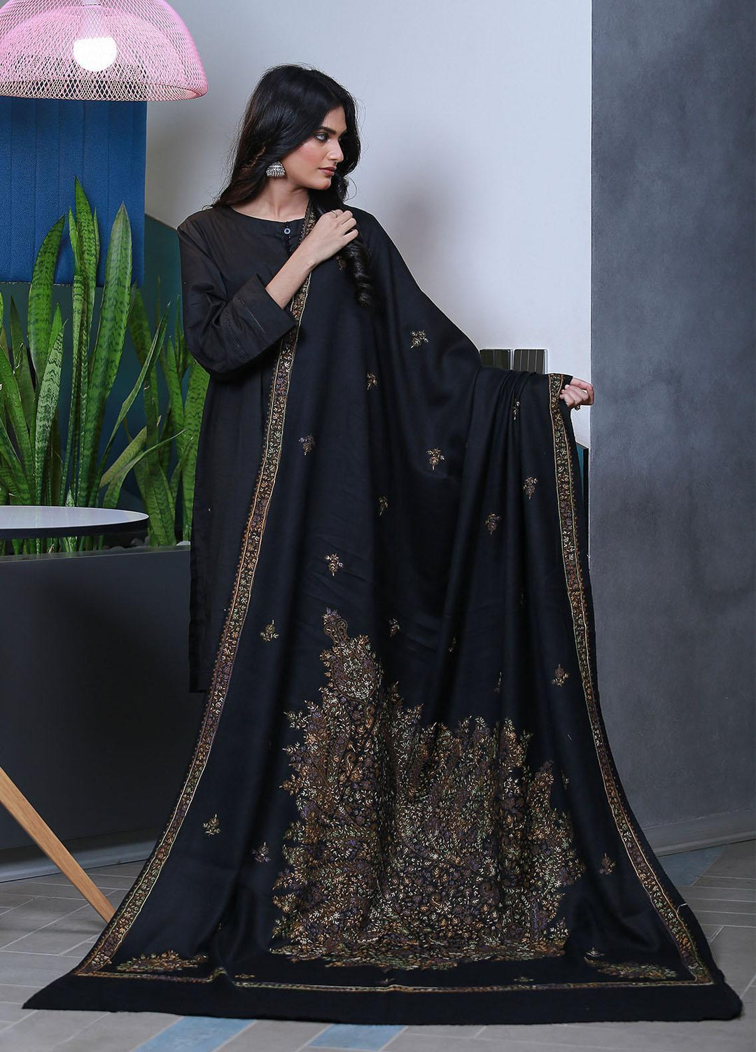 Sanaulla Exclusive Range  Pashmina  Mama D-30 Black - Women Shawls