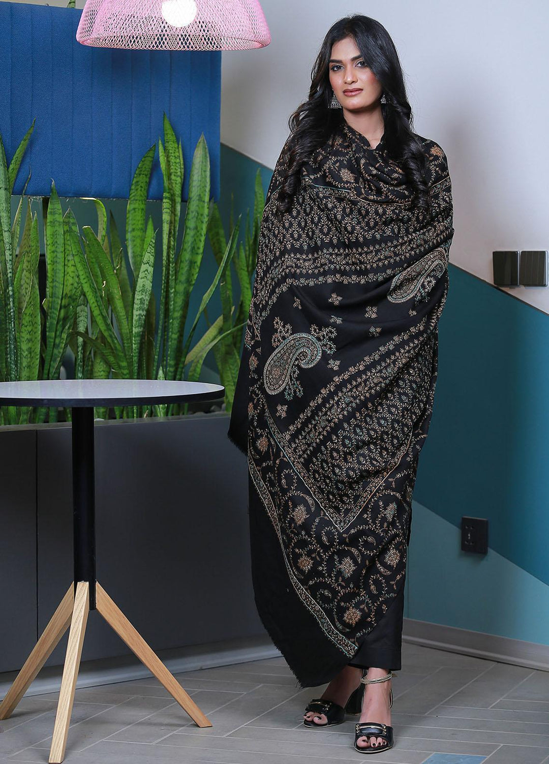 Sanaulla Exclusive Range  Pashmina  Mama D-31 Black - Women Shawls