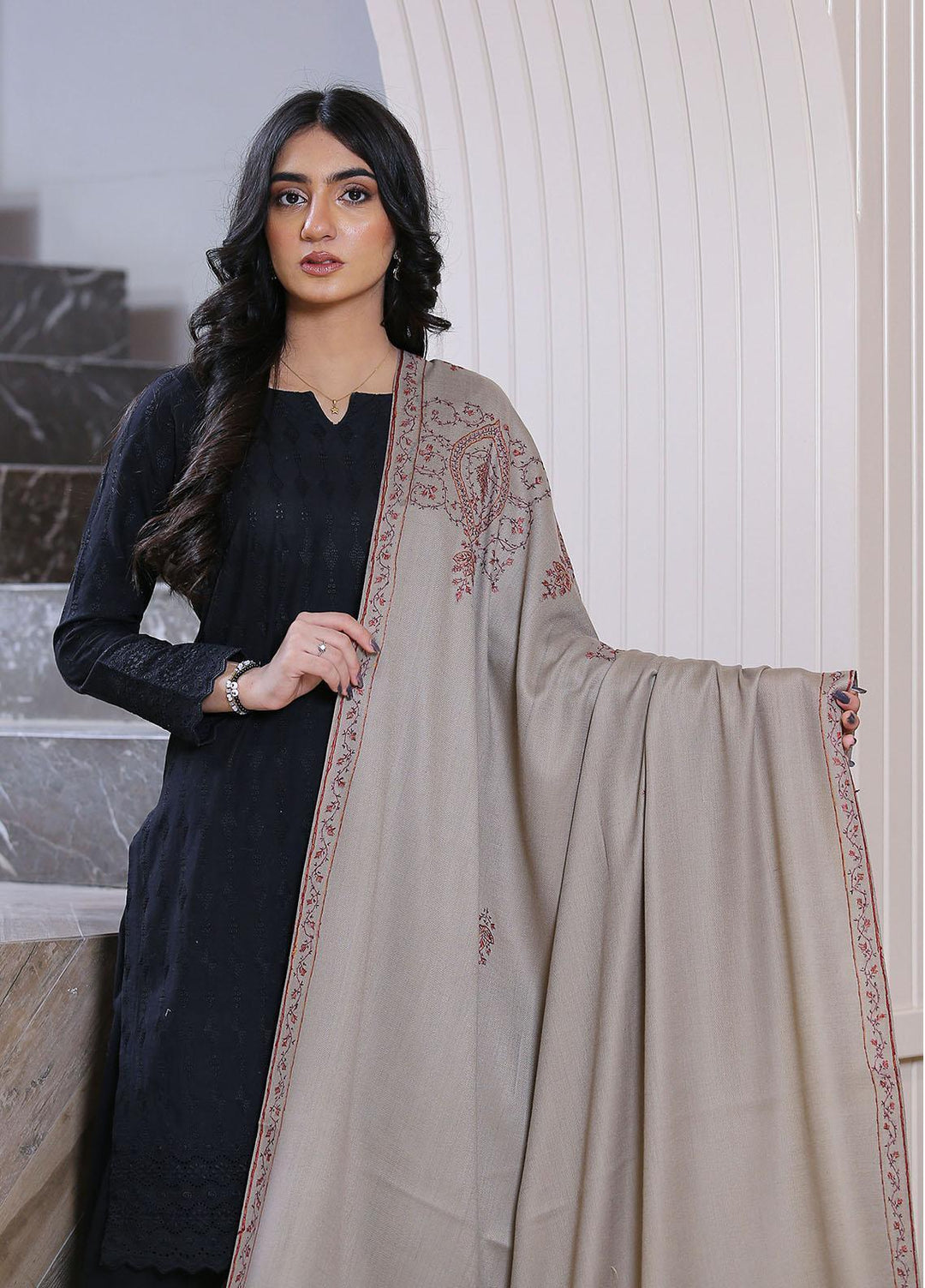 Sanaulla Exclusive Range  Pashmina  Mama D-42 L Green - Women Shawls