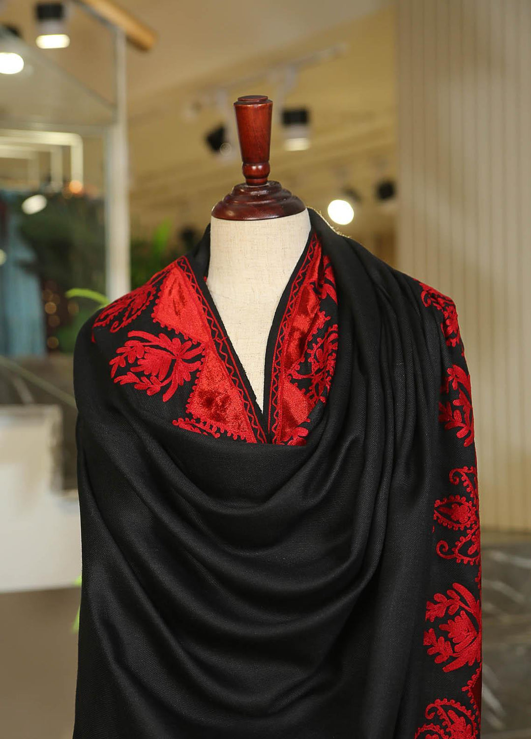 Sanaulla Exclusive Range  Pashmina  D-40 Black - Women Shawls