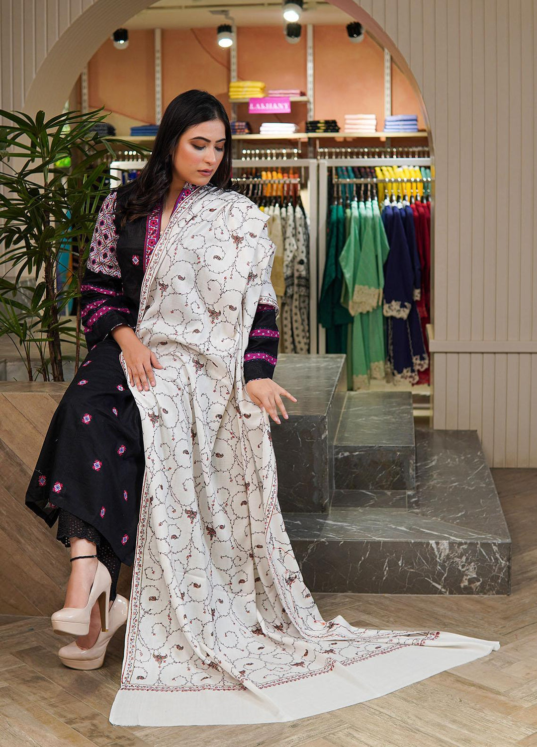 Sanaulla Exclusive Range  Pashmina  Shawls MAMA-17 White-4 - Pashmina Shawls