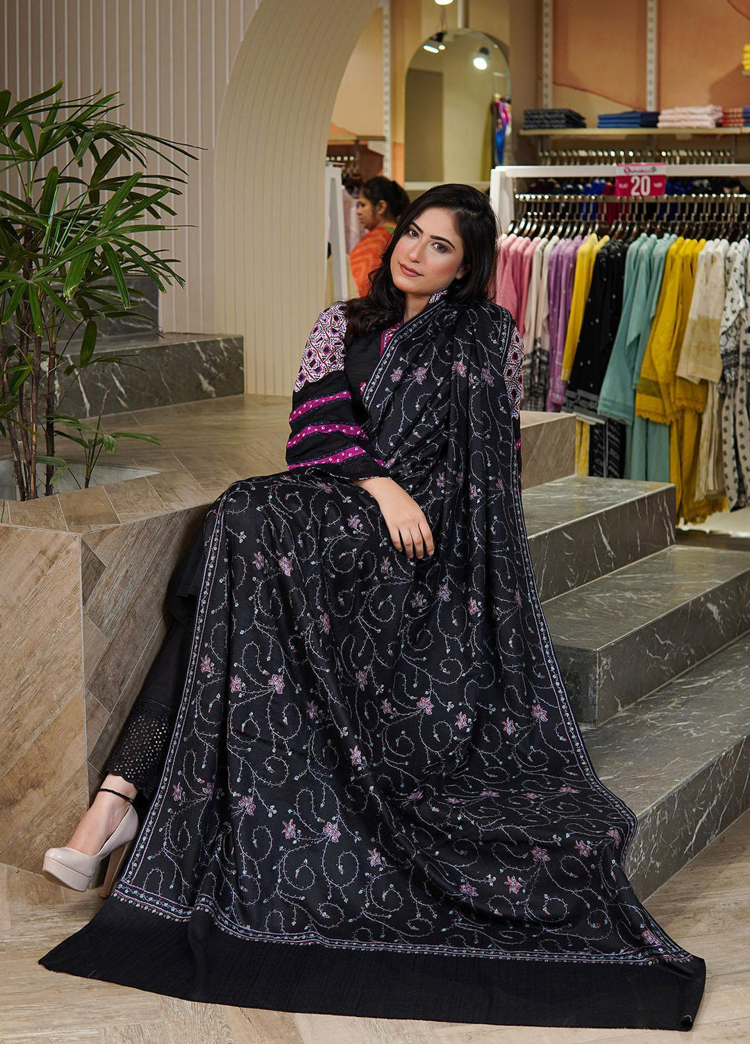 Sanaulla Exclusive Range  Pashmina  Shawls MAMA-21 Black-4 - Pashmina Shawls