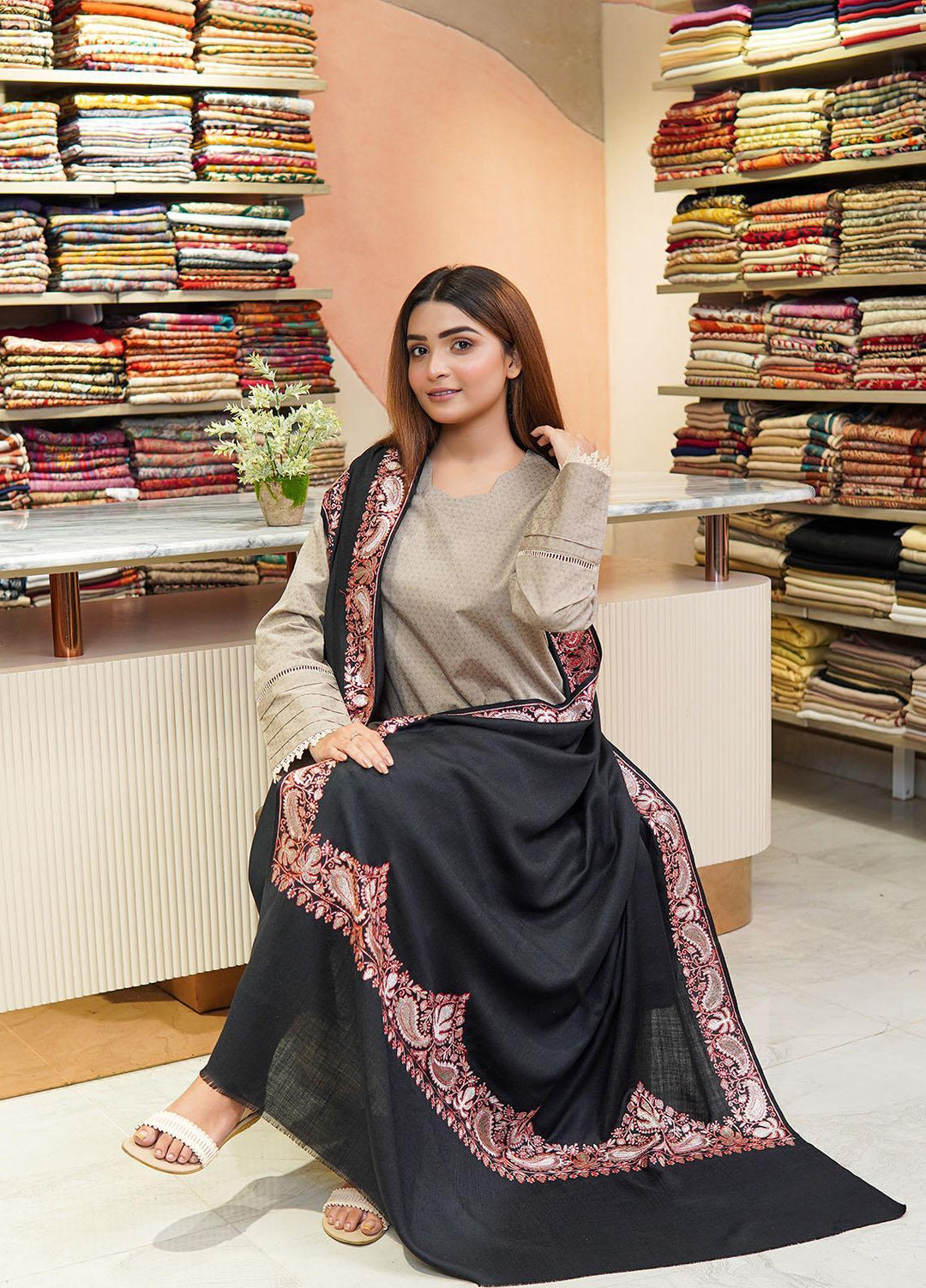 Sanaulla Exclusive Range  Pashmina  Shawls Zarri Pasily Chanar Boder Jw KPS-57 Black - Pashmina Shawls