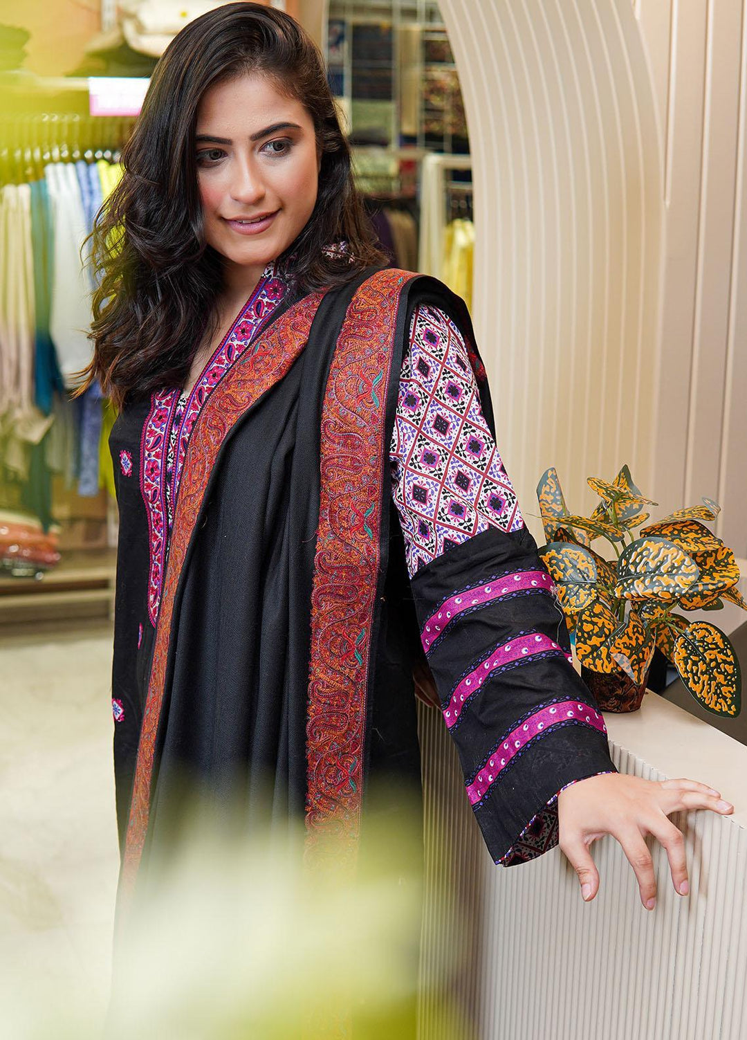 Sanaulla Exclusive Range  Pashmina  Shawls Mh Dour Sdt KPS-09 Black04 - Pashmina Shawls