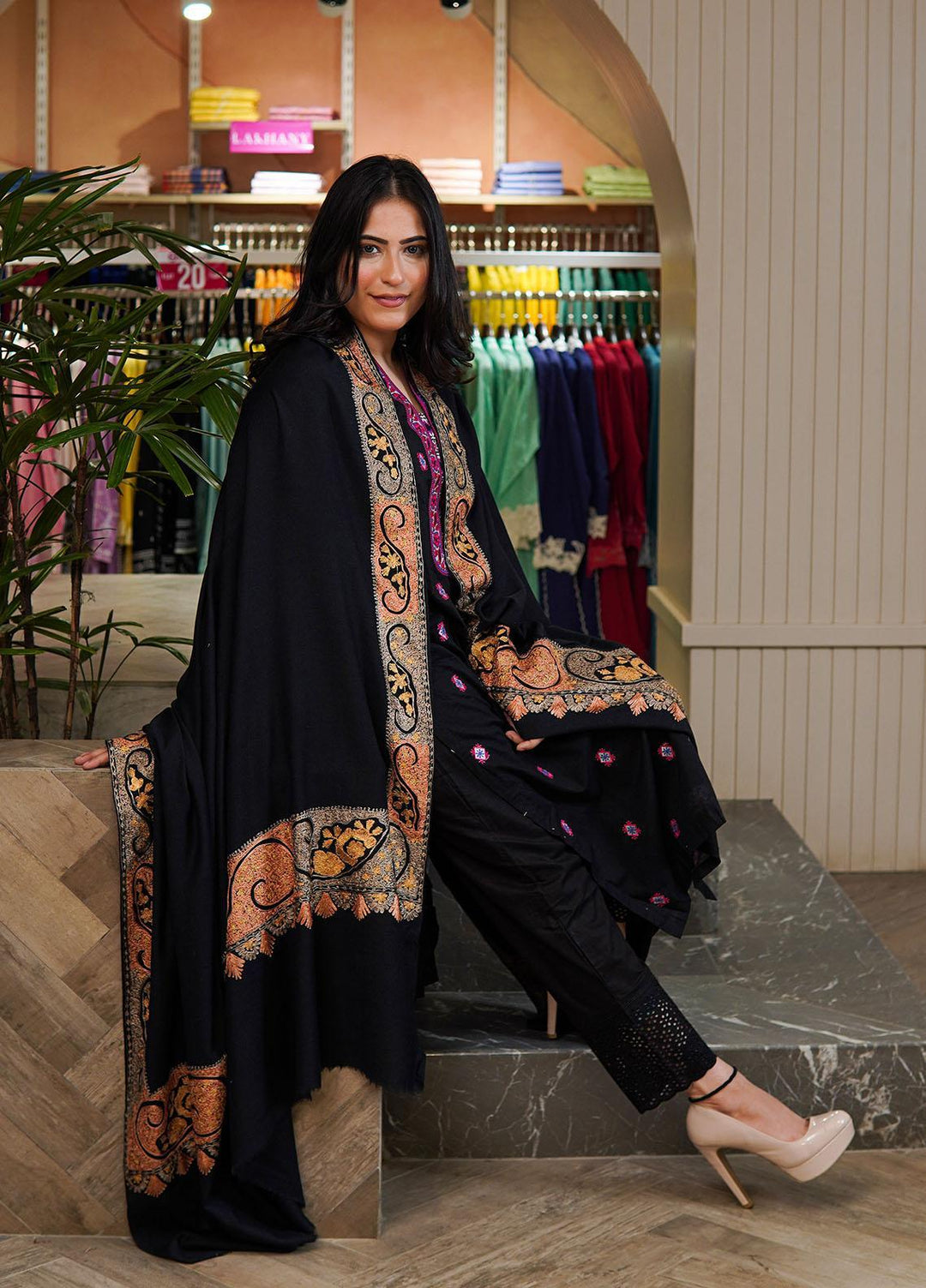 Sanaulla Exclusive Range  Pashmina  Shawls Nalki Zarri Kaalah Dour Hw KPS-36 Black01 - Pashmina Shawls