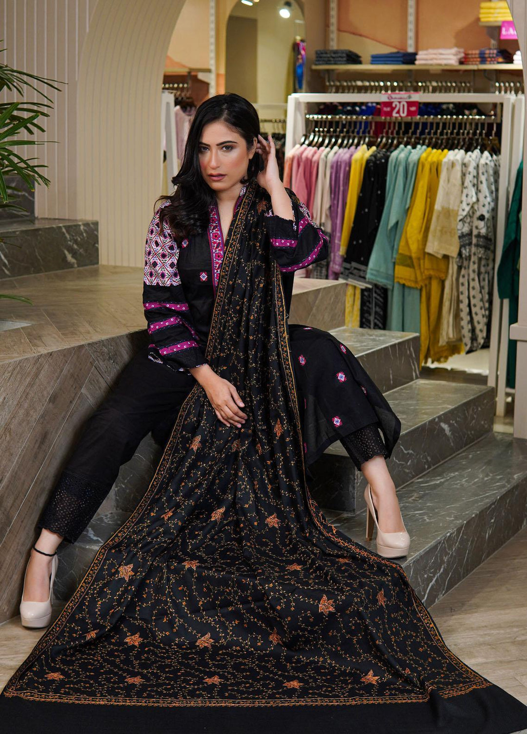 Sanaulla Exclusive Range  Pashmina  Shawls MAMA-17 Black-1 - Pashmina Shawls