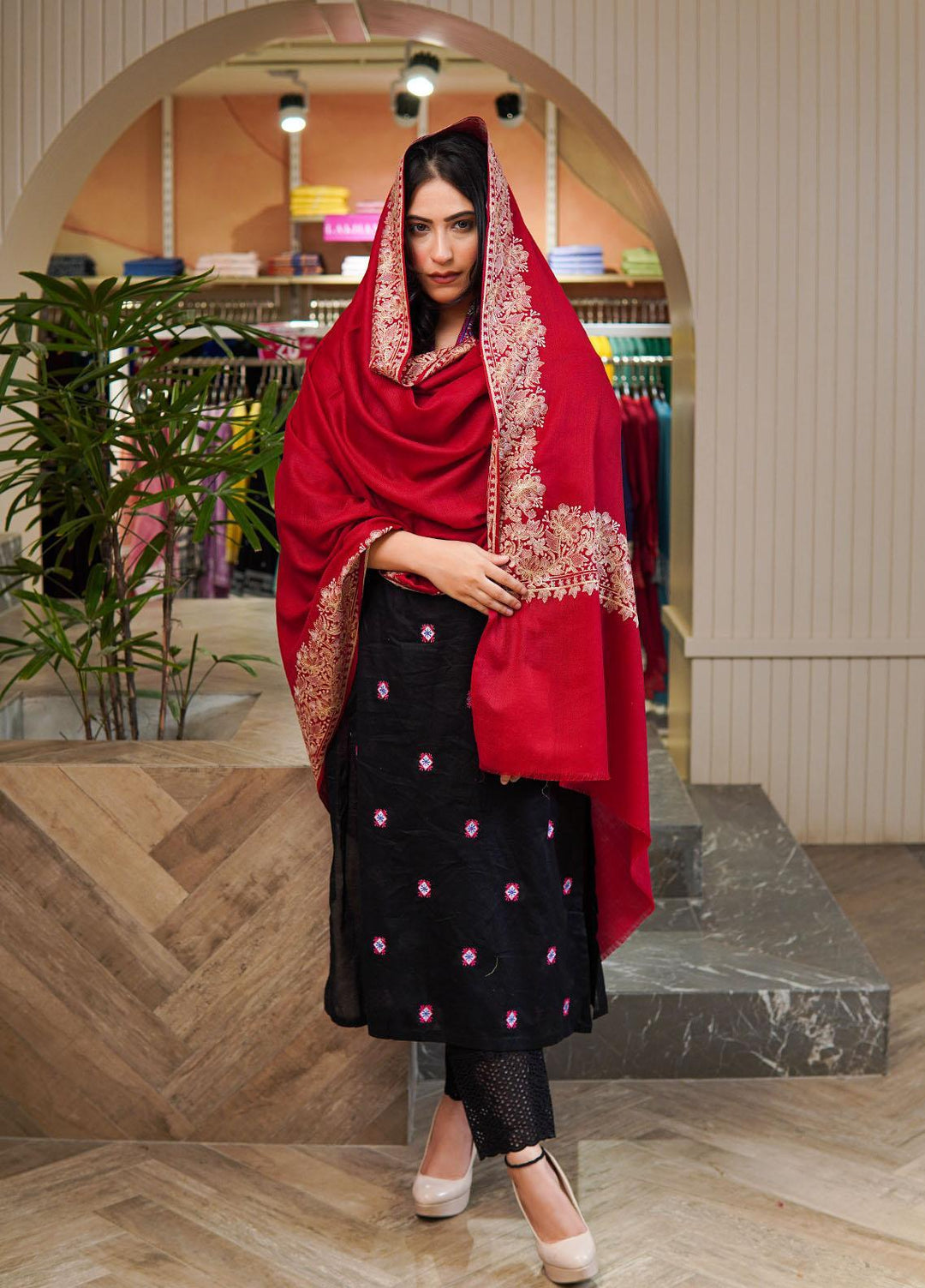 Sanaulla Exclusive Range  Pashmina  Shawls Mh Tilla Kallah Dour Ght KPS-18 Red - Pashmina Shawls