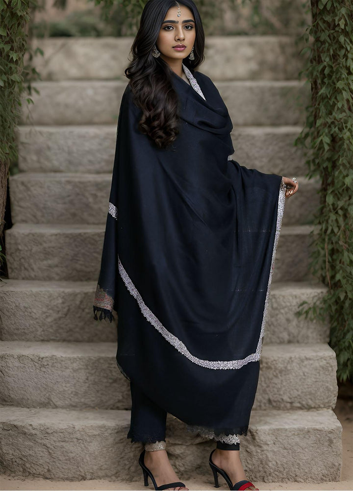 Sanaulla Exclusive Range  Pashmina  Mama D-22 Black - Women Shawls