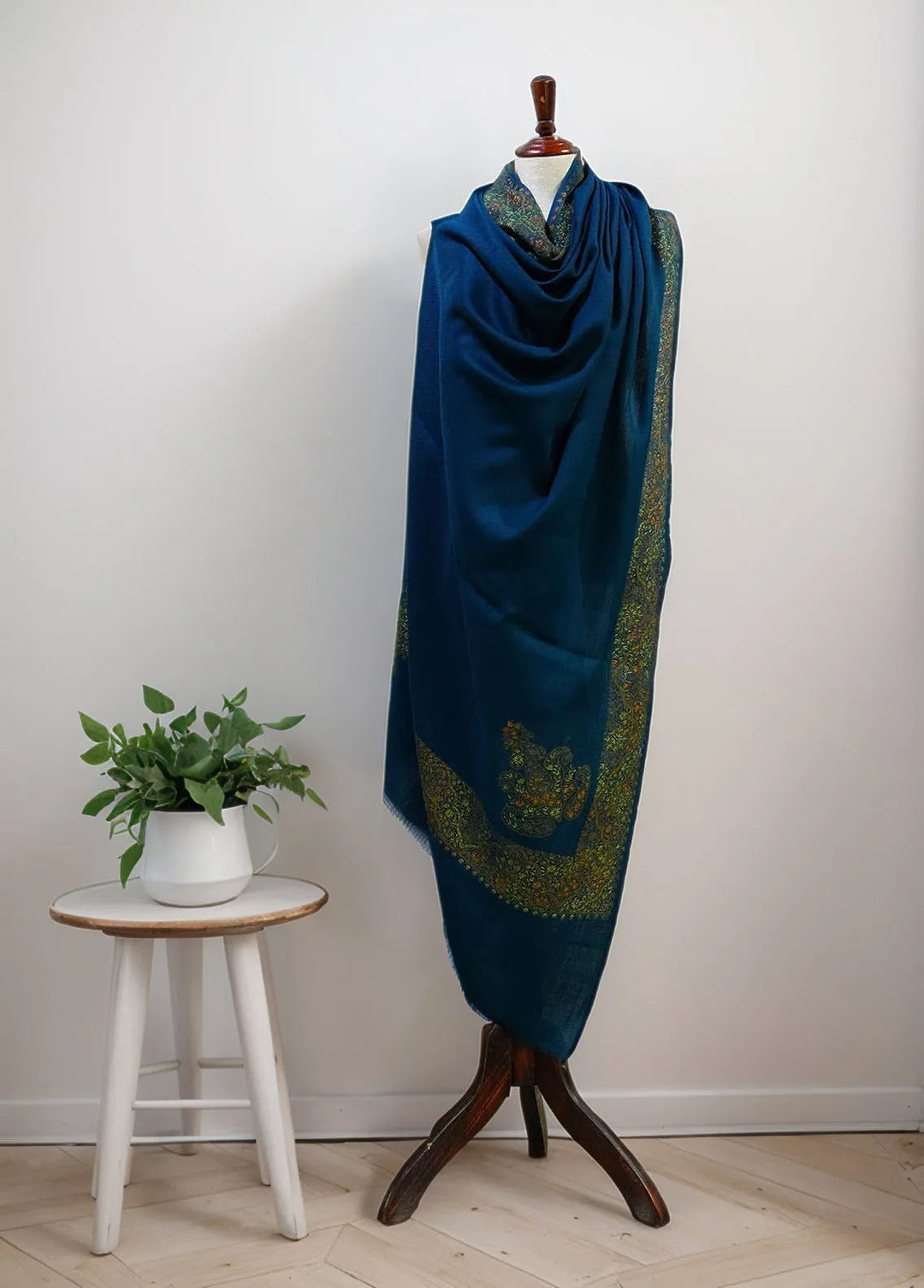 Sanaulla Exclusive Range Pashmina Shawl D-17 Bottle Green 4 - Winter Collection
