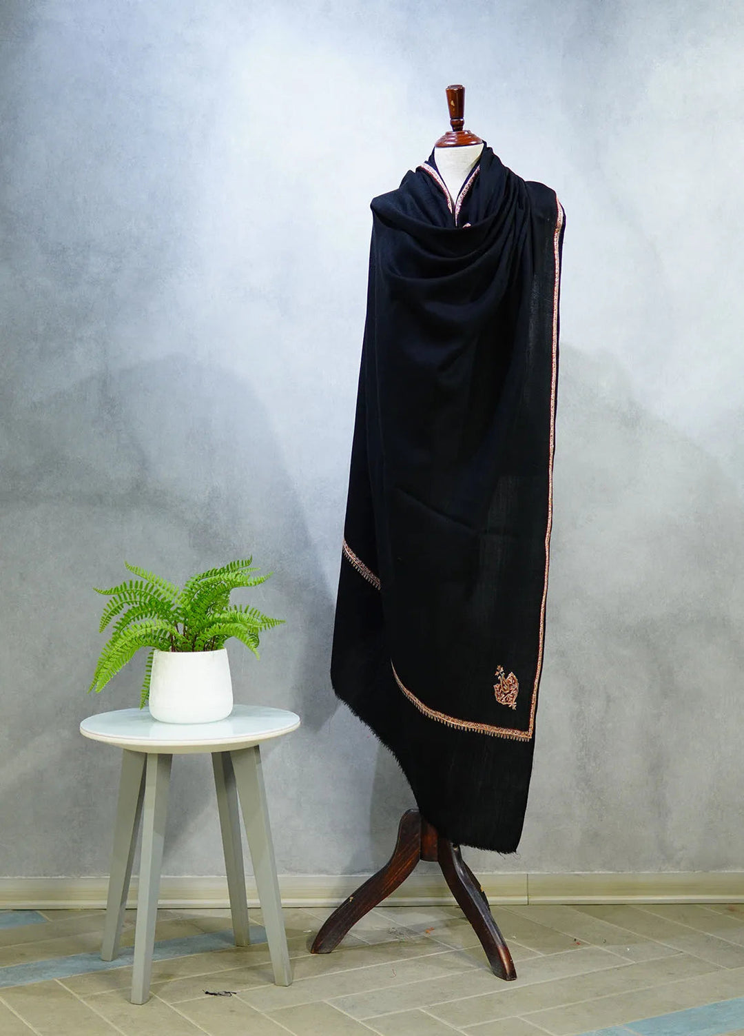 Sanaulla Exclusive Range Pashmina Shawl D-18 Black 4 - Winter Collection