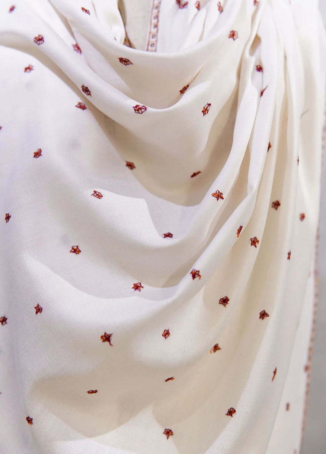 Sanaulla Exclusive Range Pashmina Shawl D-50 White - Winter Collection