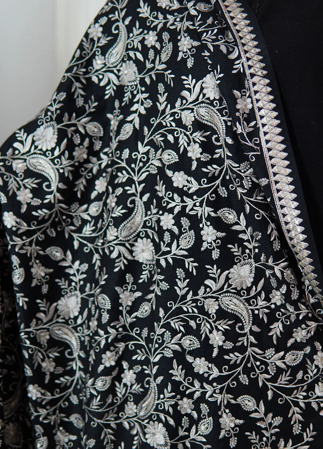 Sanaulla Exclusive Range Pashmina Shawl KPS D-11 Black - Winter Collection