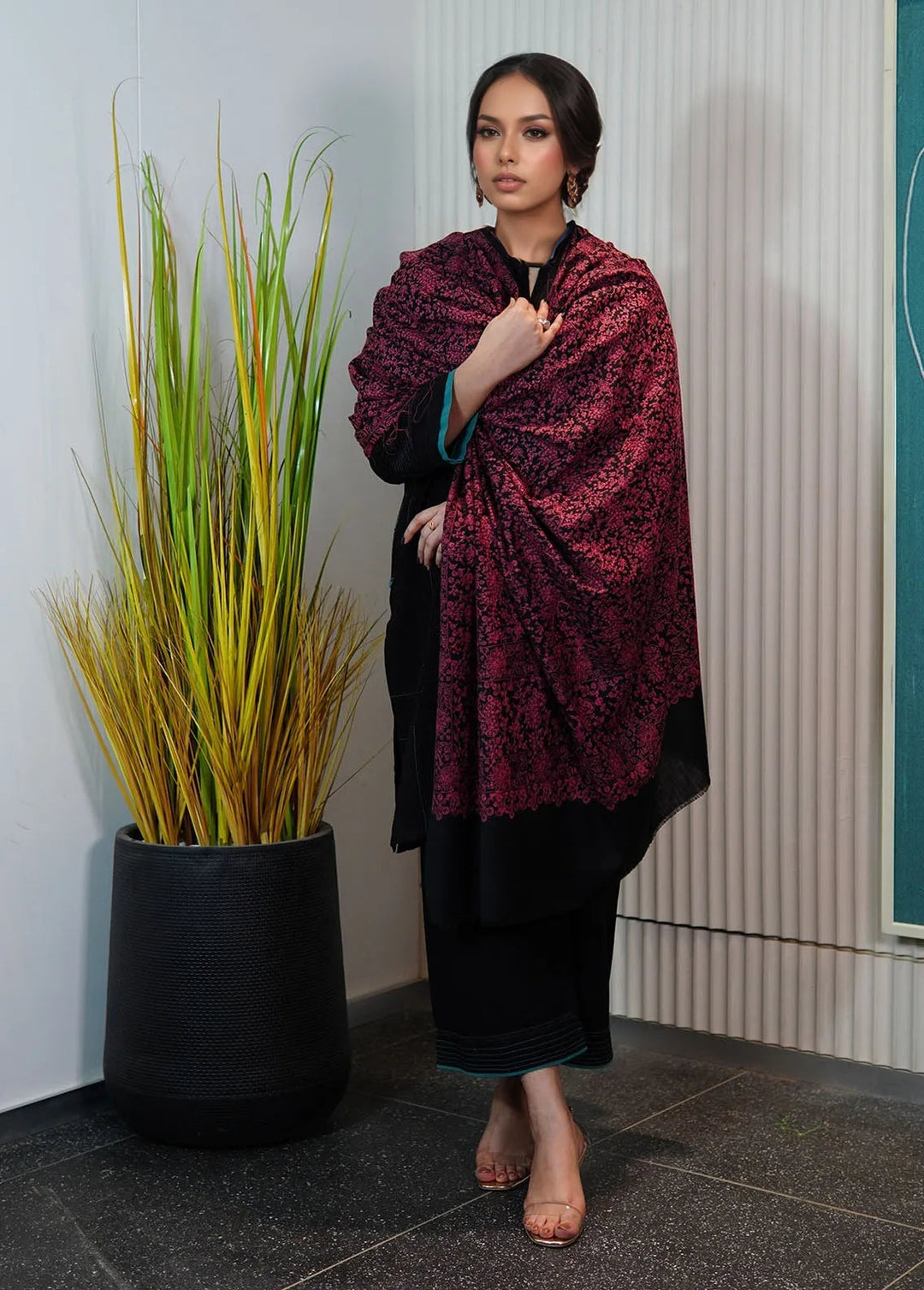 Sanaulla Exclusive Range Pashmina Shawl KPS D-21 Black - Winter Collection