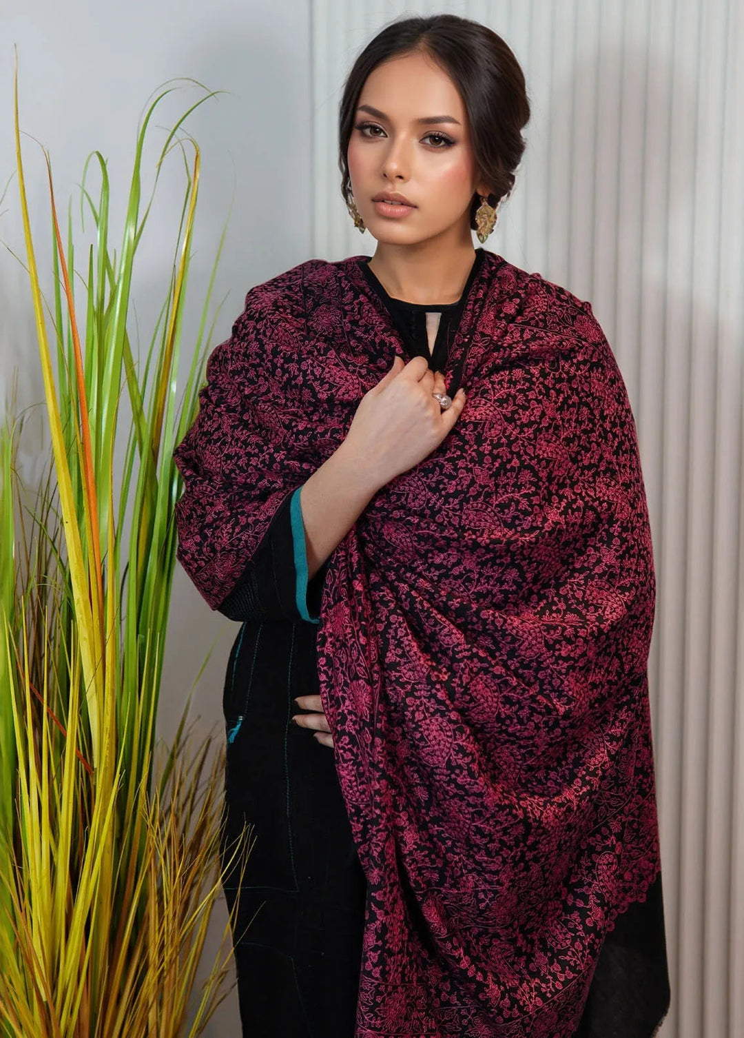 Sanaulla Exclusive Range Pashmina Shawl KPS D-21 Black - Winter Collection