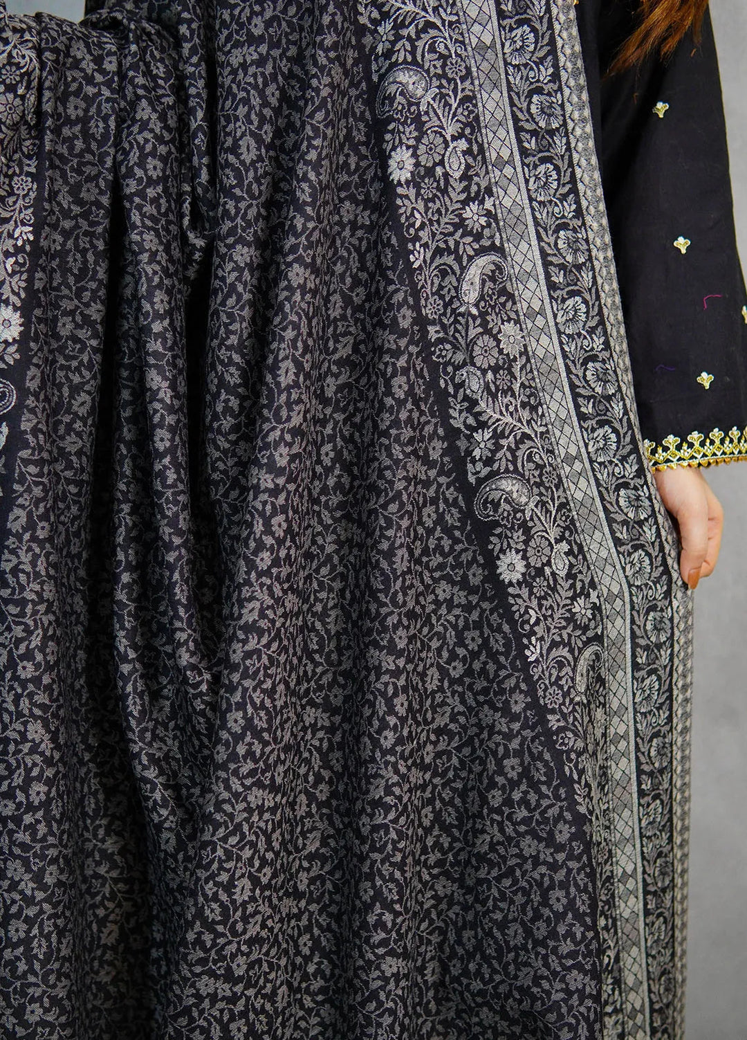Sanaulla Exclusive Range Pashmina Shawl MAMA D-24 Black - Winter Collection