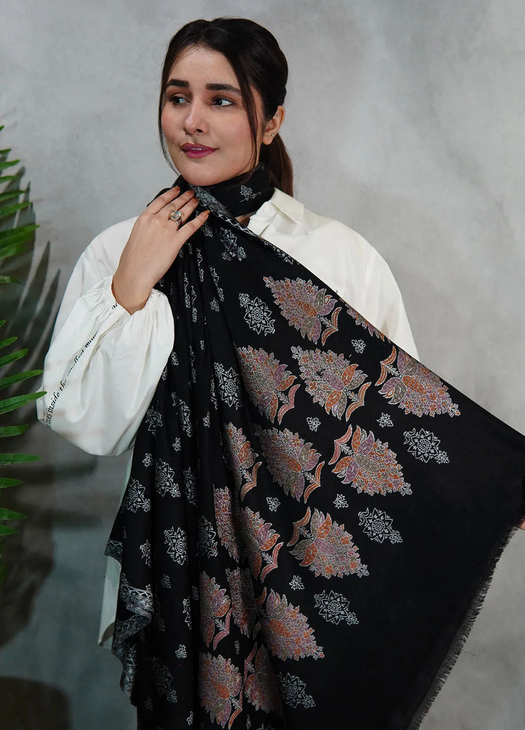 Sanaulla Exclusive Range Pashmina Shawl MAMA D-3 Black - Winter Collection