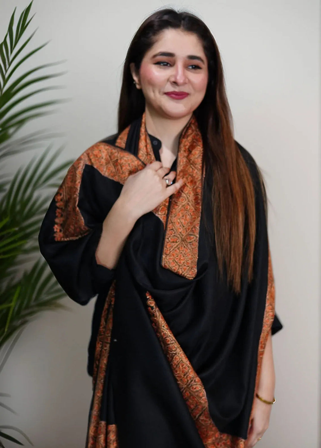 Sanaulla Exclusive Range Pashmina Shawl MAMA D-5 Black 1 - Winter Collection