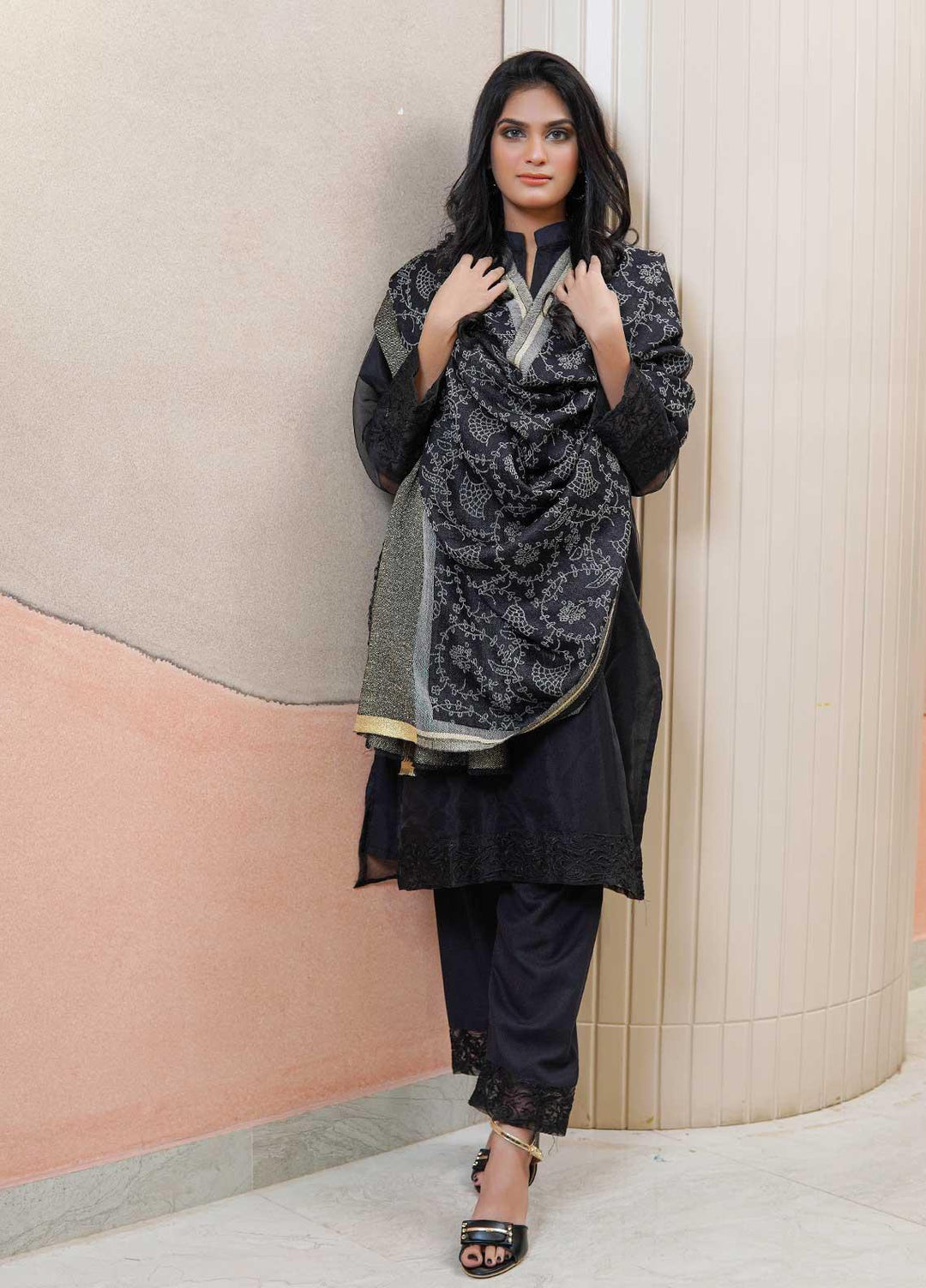 Sanaulla Exclusive Range  Pashmina  Shawls MAMA-46 Black - Pashmina Shawls