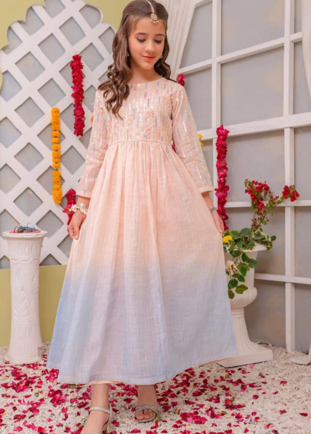 Sania Khan Pret Embroidered Zari Lawn 2 Piece Suit Longfrock