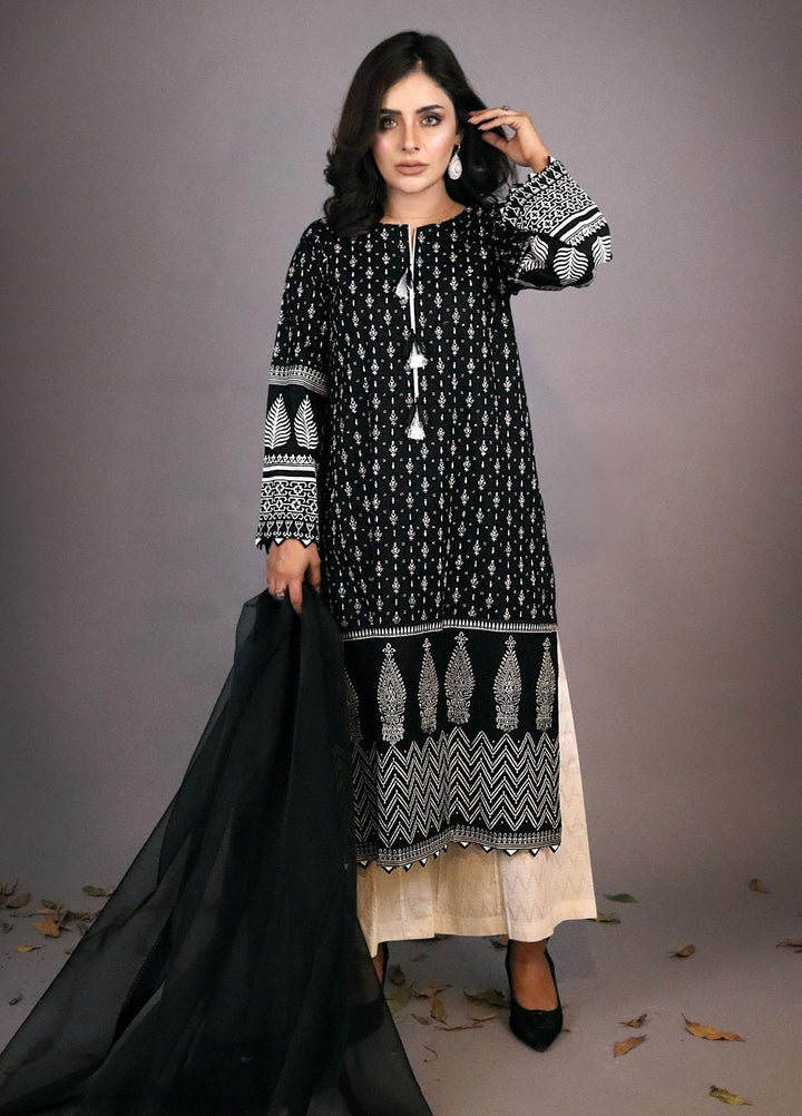Sania Khan Pret Casual Lawn 3 Piece Suit SNK21S 01