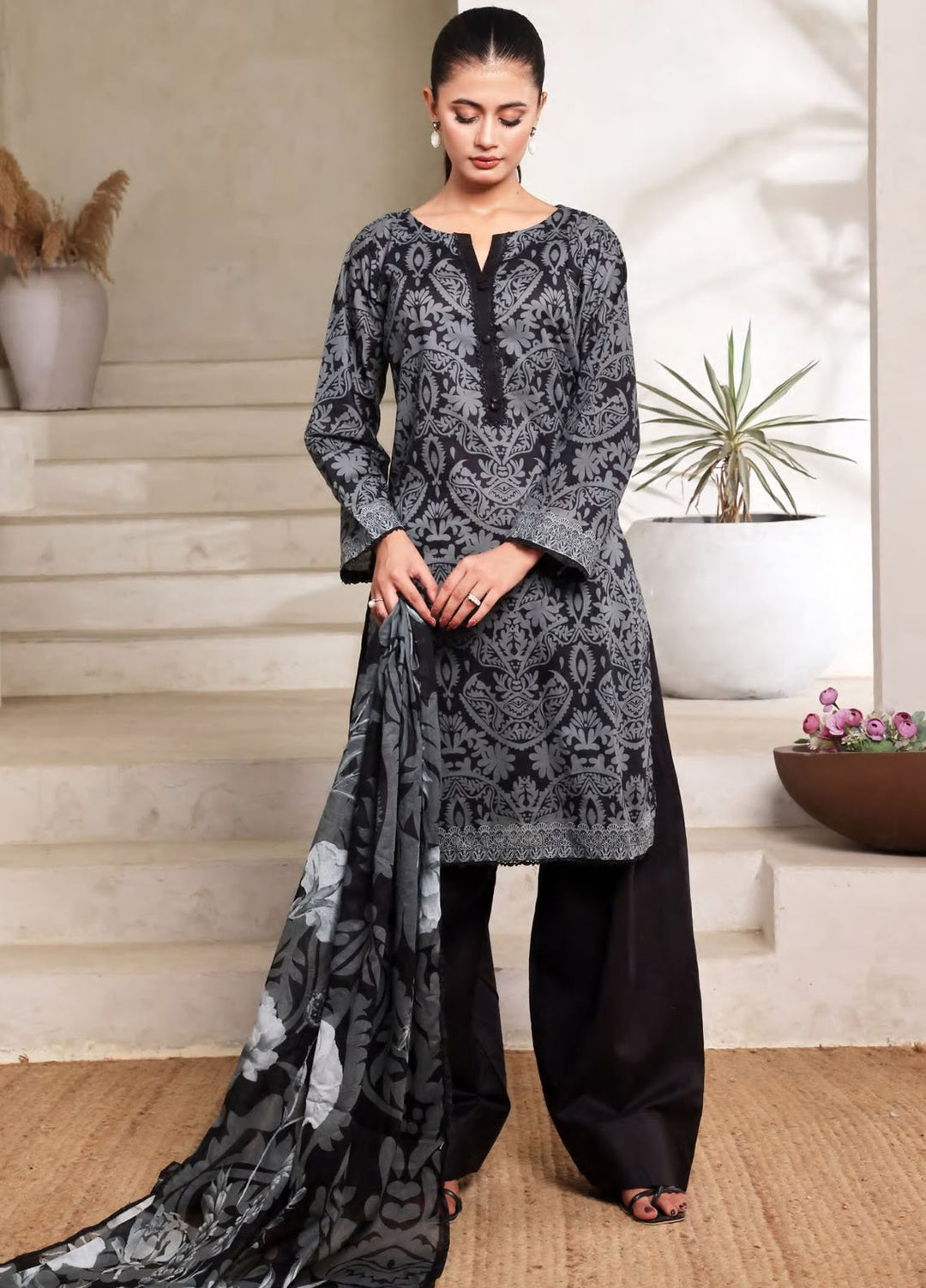 Saphron Pret Printed Lawn 3 Piece Suit D-01