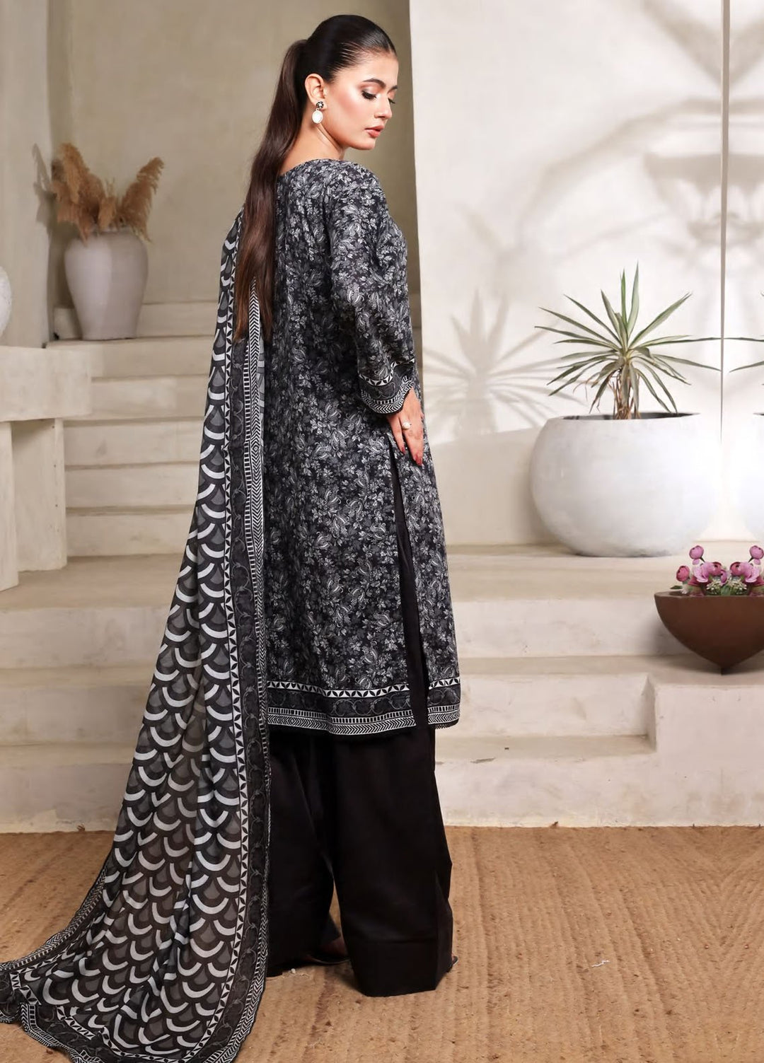 Saphron Pret Printed Lawn 3 Piece Suit D-02