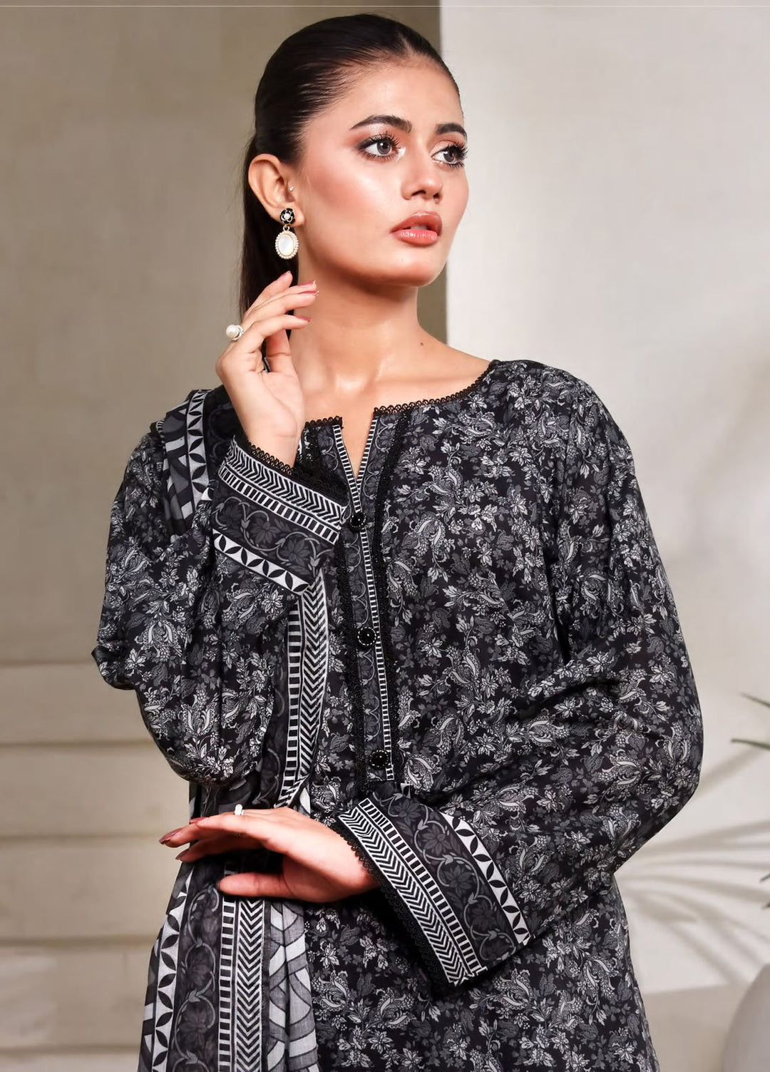 Saphron Pret Printed Lawn 3 Piece Suit D-02