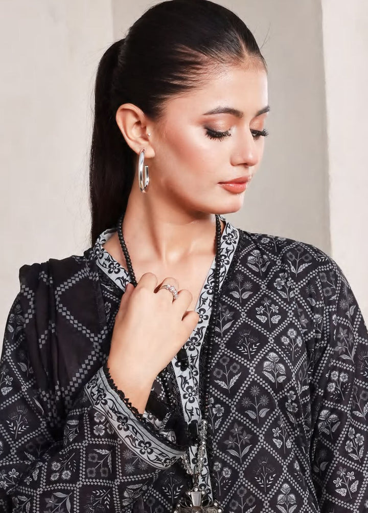 Saphron Pret Printed Lawn 3 Piece Suit D-05