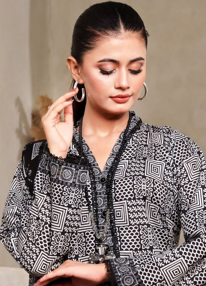 Saphron Pret Printed Lawn 3 Piece Suit D-06