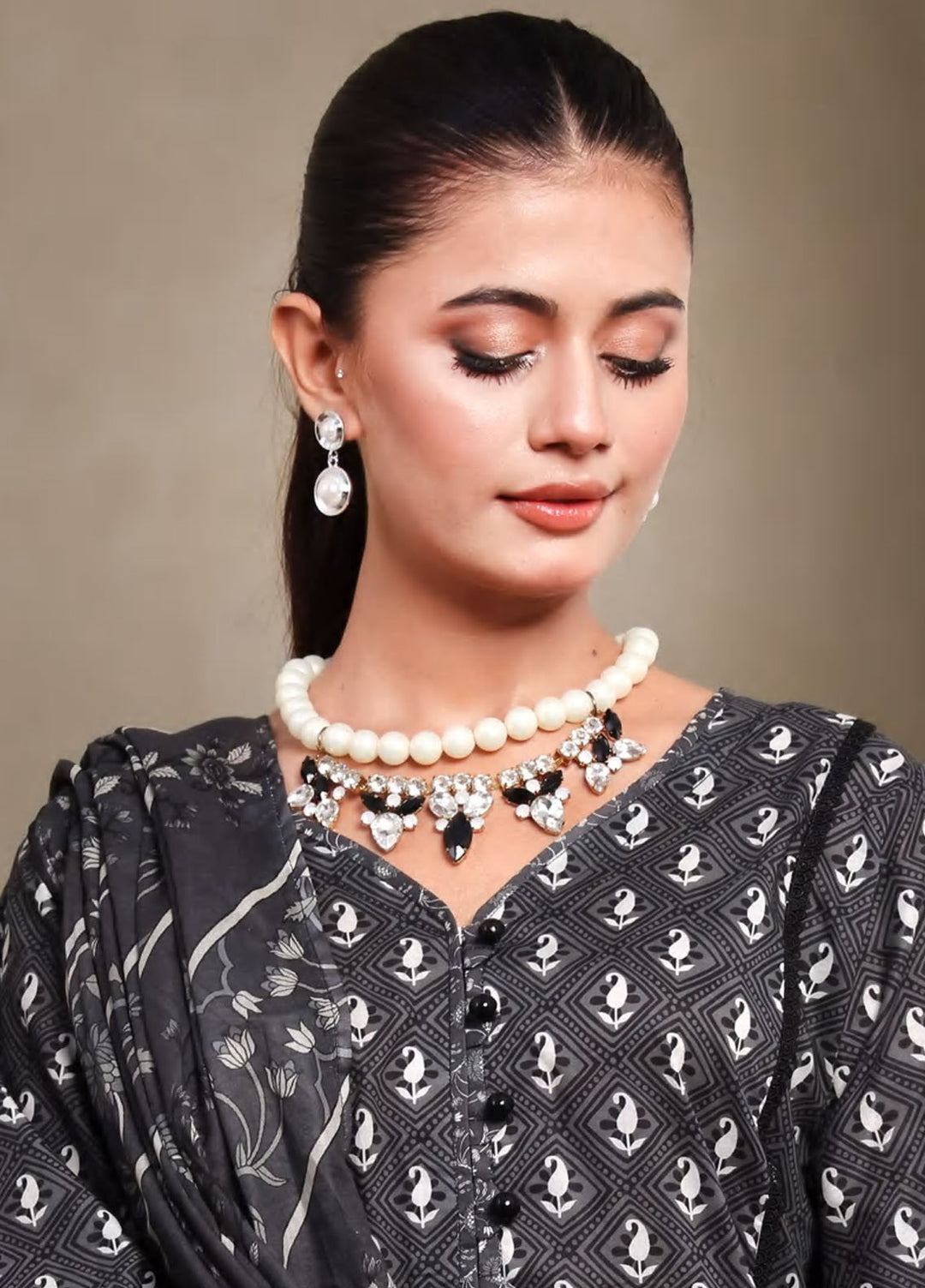 Saphron Pret Printed Lawn 3 Piece Suit D-07