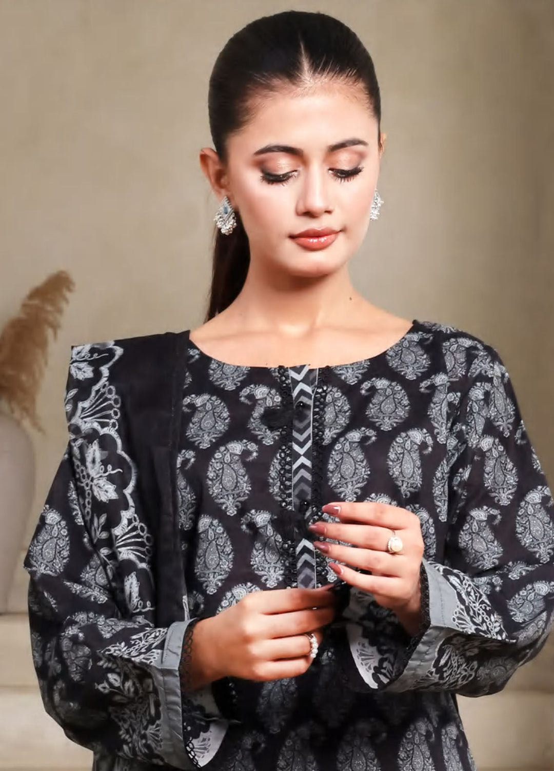 Saphron Pret Printed Lawn 3 Piece Suit D-10