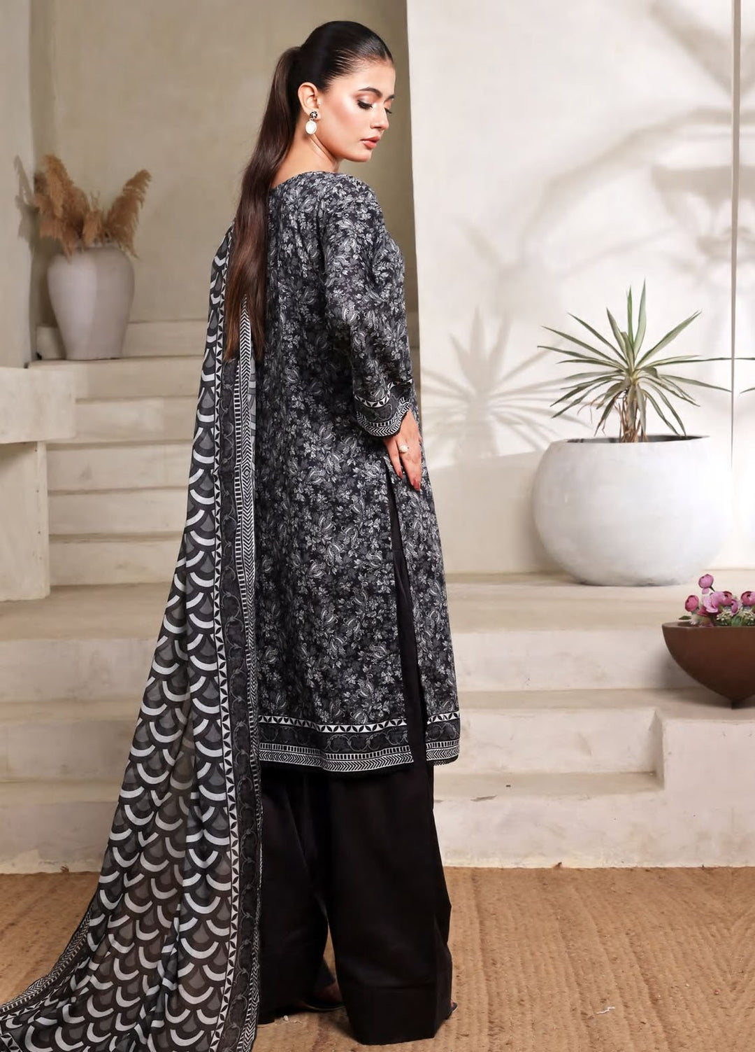 Saphron Printed Lawn Suits Unstitched 3 Piece SPH25BNW D-02 - Black & White Collection