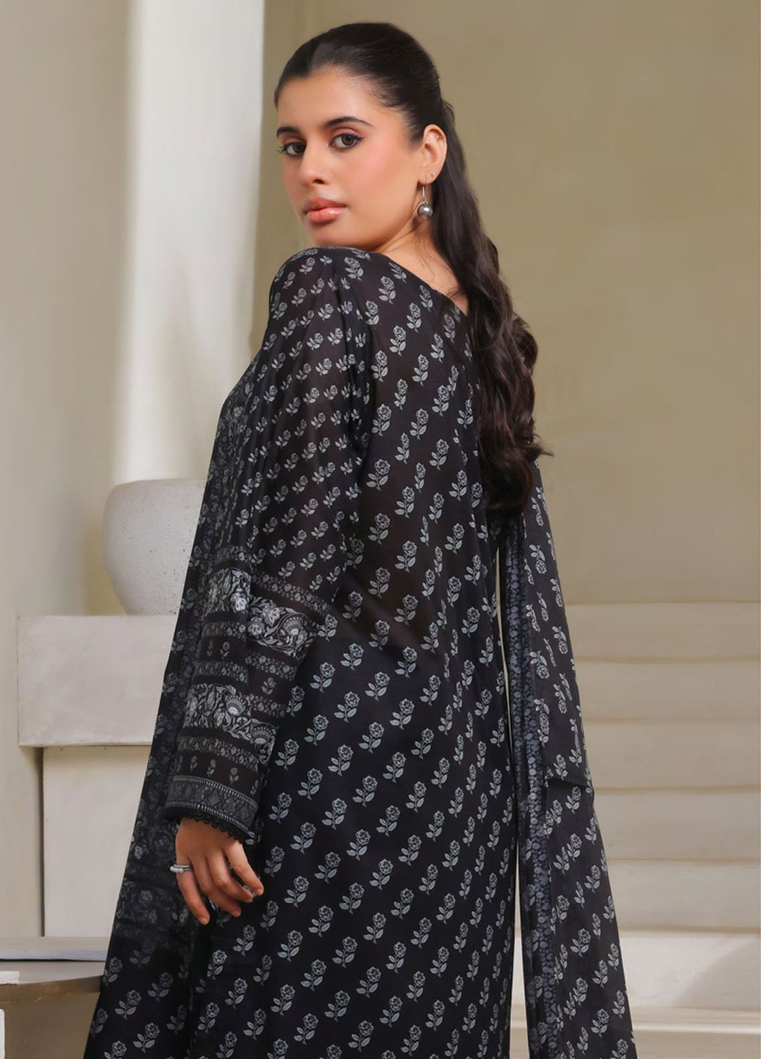 Saphron Printed Lawn Suits Unstitched 3 Piece SPH25BW D-03 - Summer Collection