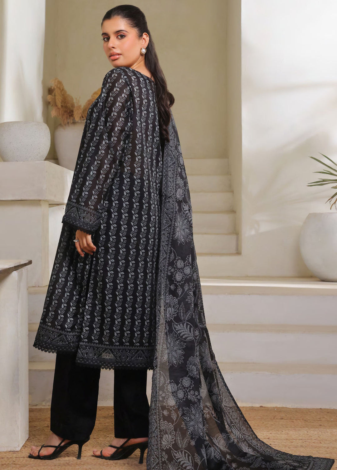 Saphron Printed Lawn Suits Unstitched 3 Piece SPH25BW D-08 - Summer Collection