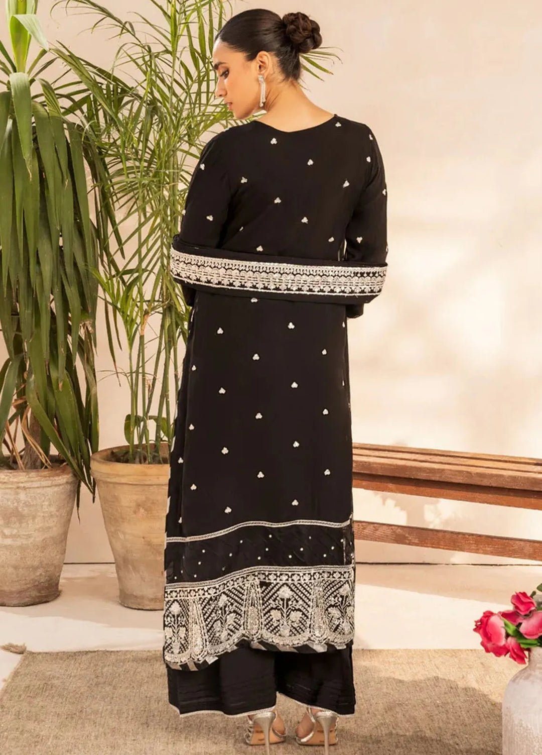 Sara Jahan Pret Embroidered Chiffon 3 Piece Suit Komal