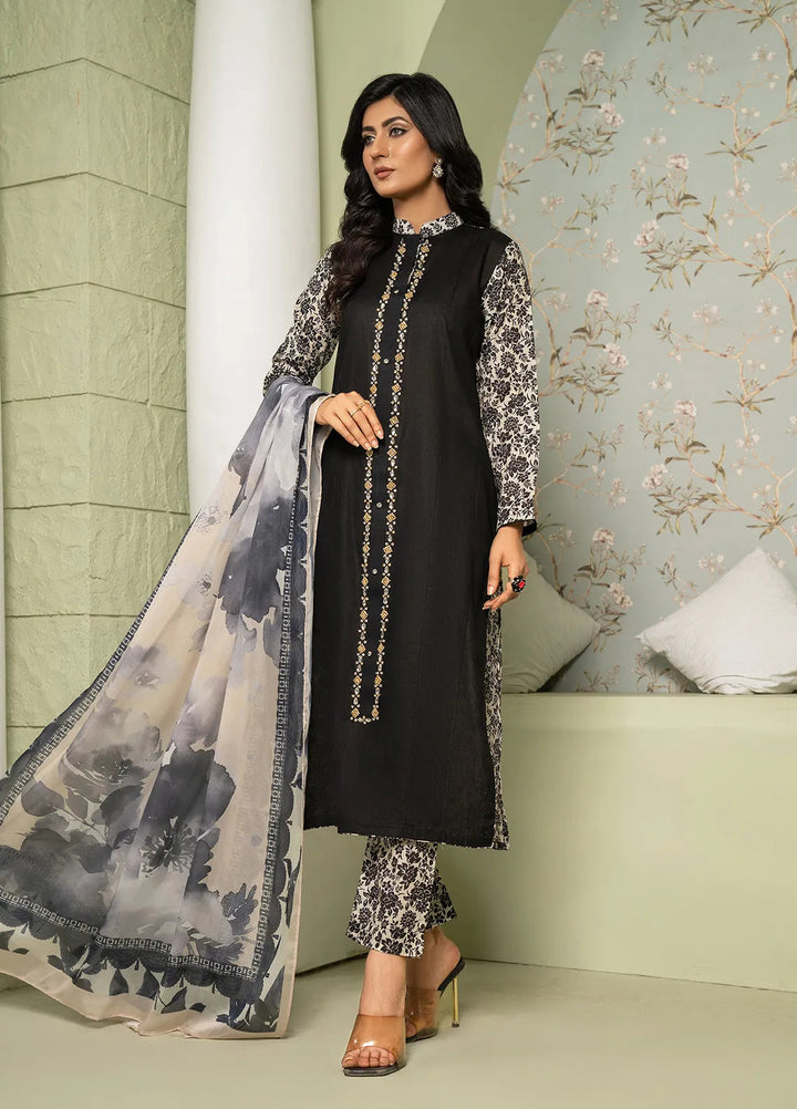 Sara Jahan Pret Embroidered Lawn 3 Piece Suit Naaz