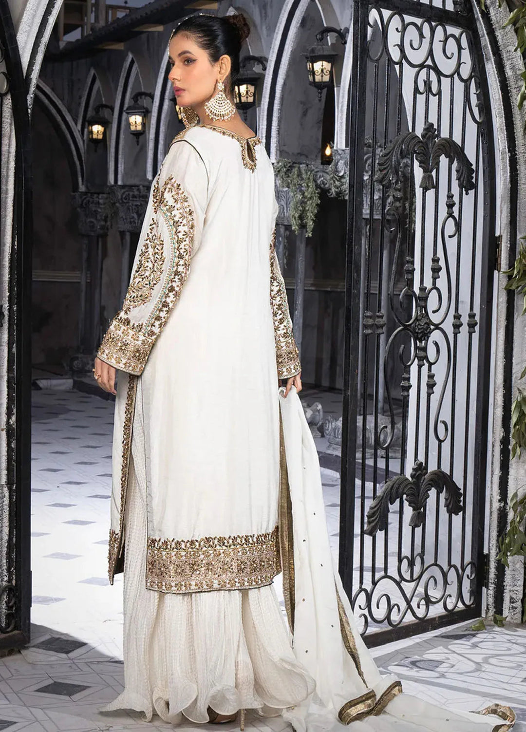 Sara Jahan Pret Embroidered Rawsilk 3 Piece Suit Jan e Jahan