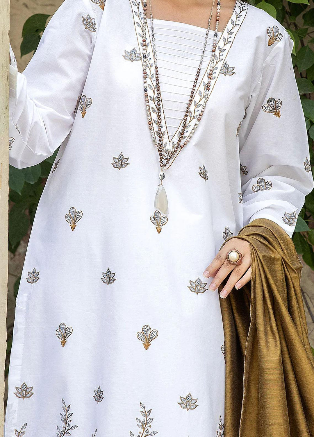 Scenic By Safwa Embroidered Lawn Suits Unstitched 3 Piece SW23S SSC-02 - Summer Collection