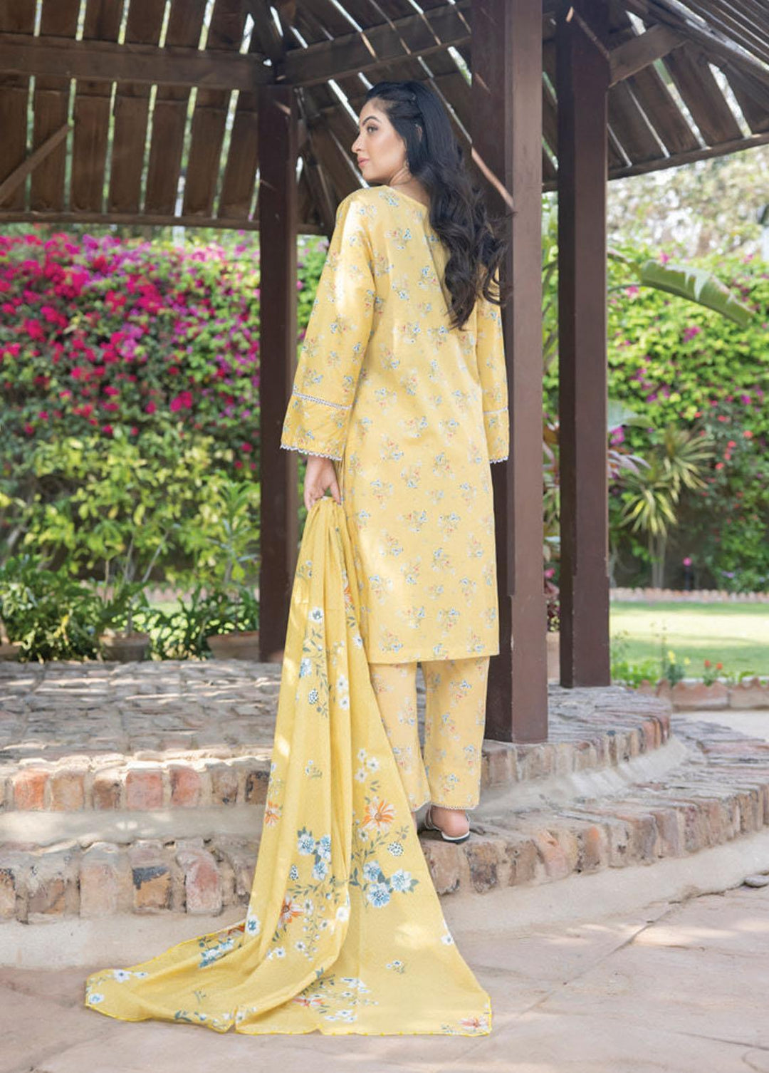 Sehr By Saphron Embroidered Lawn Suits Unstitched 3 Piece SPH23S D-5 - Summer Collection