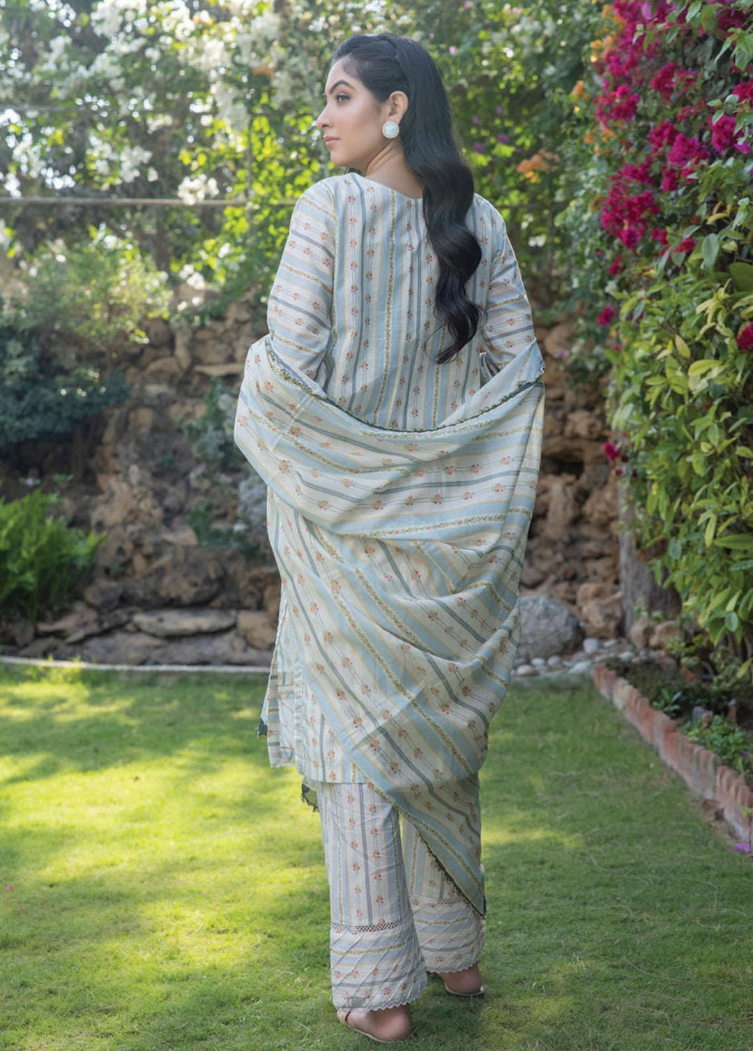 Sehr By Saphron Embroidered Lawn Suits Unstitched 3 Piece SPH23S D-7 - Summer Collection