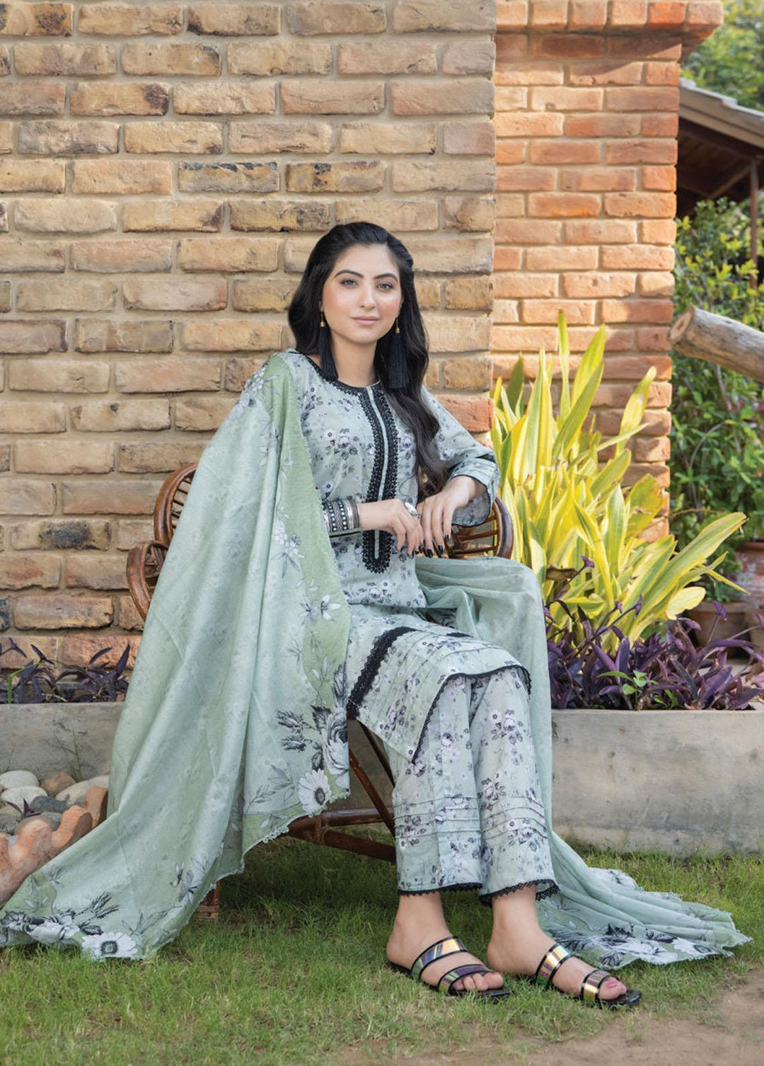 Sehr By Saphron Embroidered Lawn Suits Unstitched 3 Piece SPH23S D-8 - Summer Collection