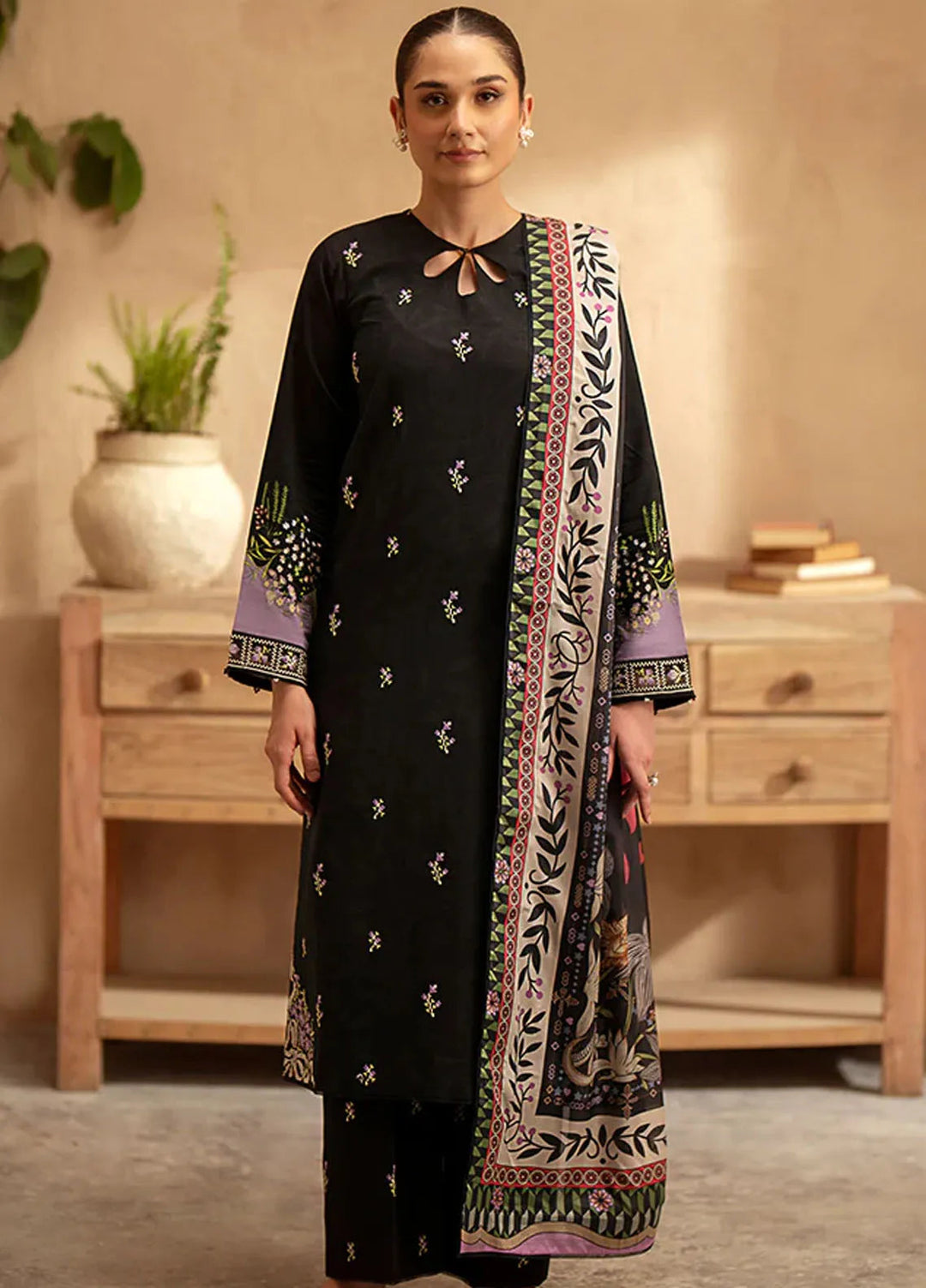 Seran Embroidered Cambric Suit Unstitched 3 Piece SRN24I D-01 - Summer Collection