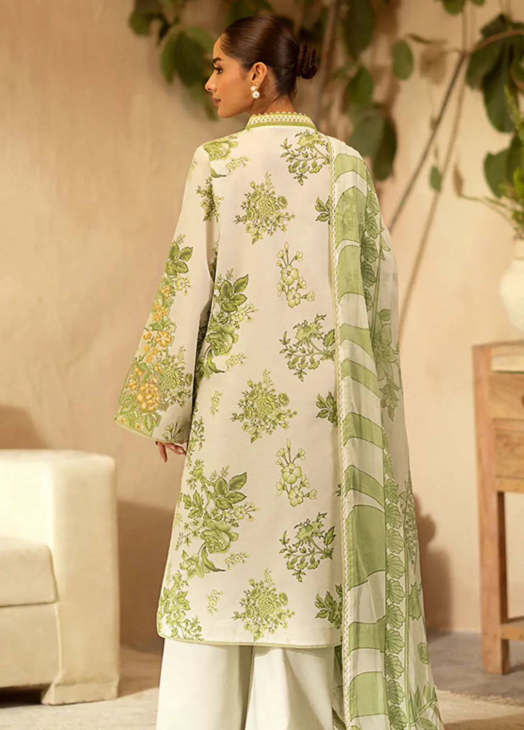 Seran Embroidered Cambric Suit Unstitched 3 Piece SRN24I D-05 - Summer Collection