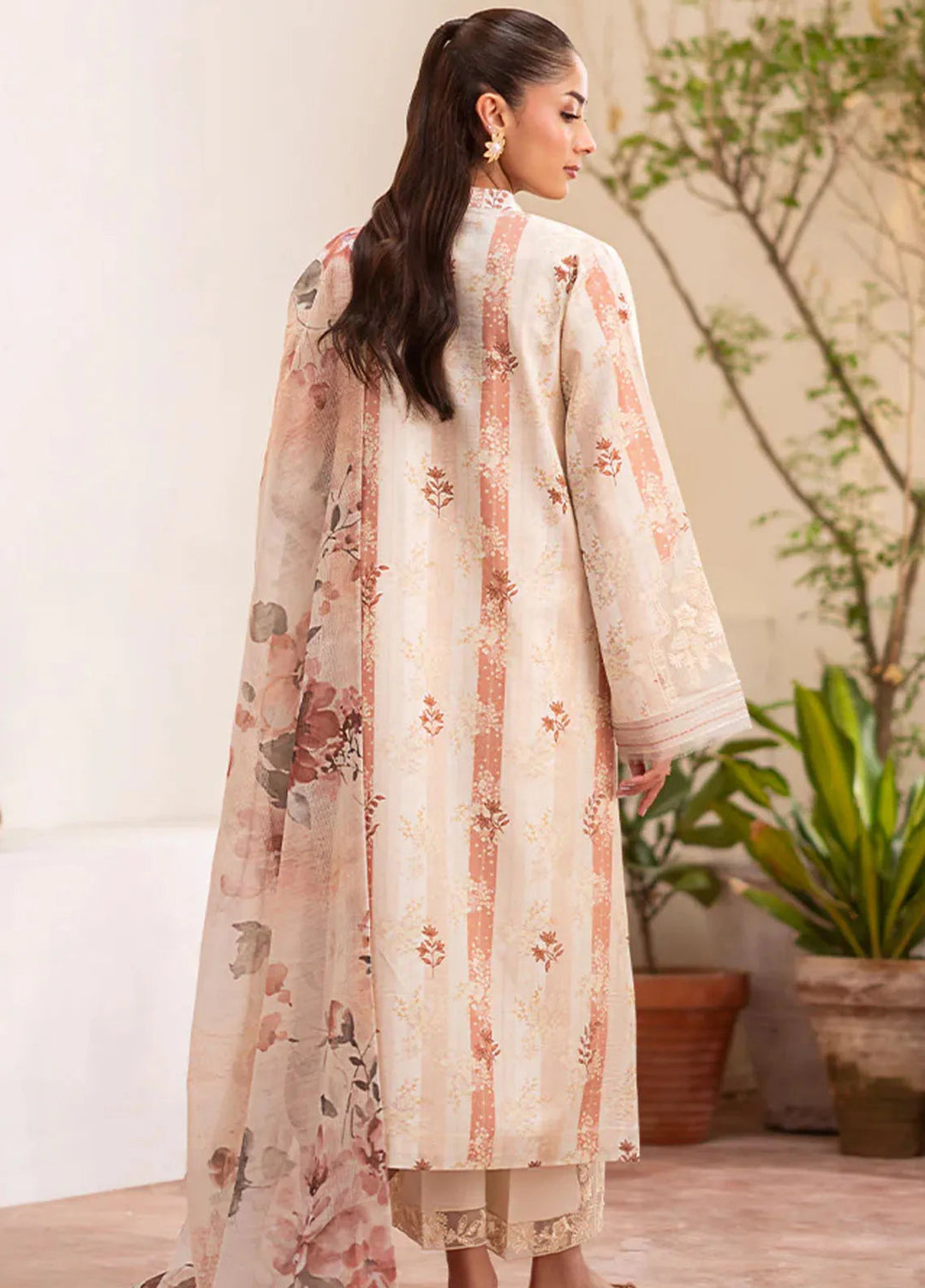 Seran Embroidered Cambric Suit Unstitched 3 Piece SRN24I D-08 - Summer Collection
