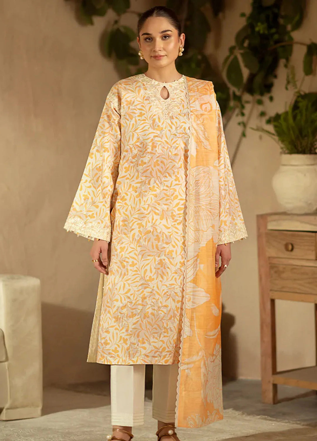 Seran Embroidered Cambric Suit Unstitched 3 Piece SRN24I D-10 - Summer Collection