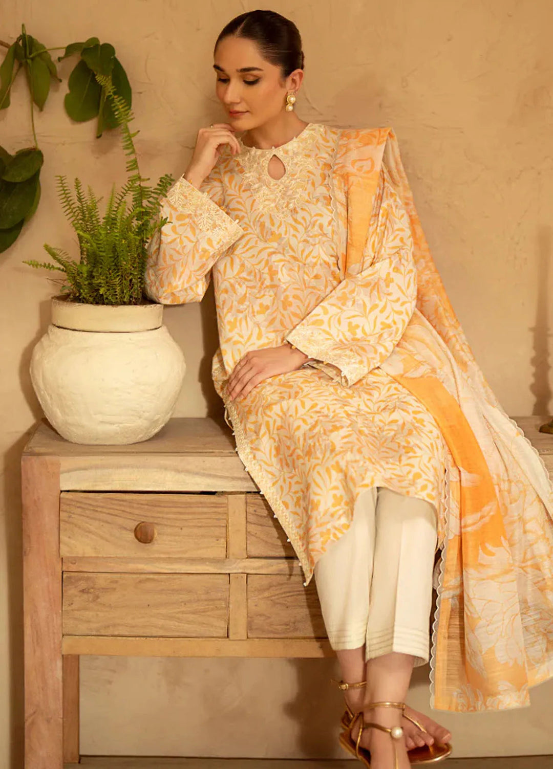Seran Embroidered Cambric Suit Unstitched 3 Piece SRN24I D-10 - Summer Collection